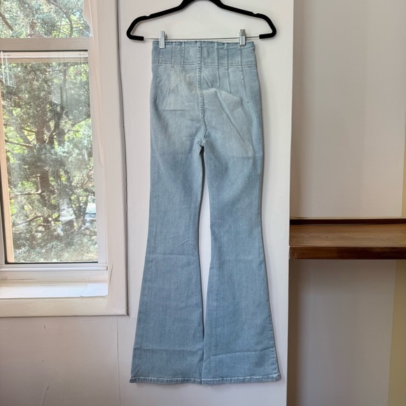 New Free People Jayde Flare Jeans High Rise in Washed Out Light Denim Blue 25 - Picture 12 of 13